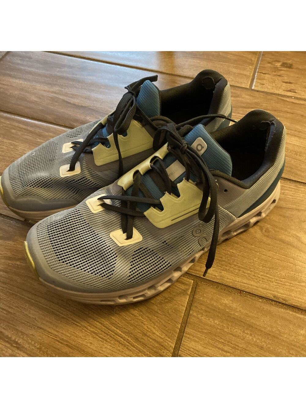 On Cloud Cloudtech Helion Women’s Size 9 White Blue Running Shoes Sneakers